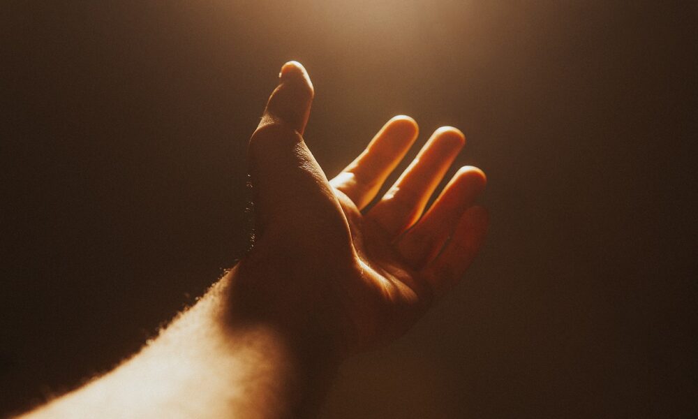 hand-4661763_1280
